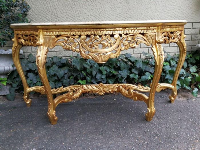 A 20th Century French Style Marble and Gilt-wood Console Table - Image 2