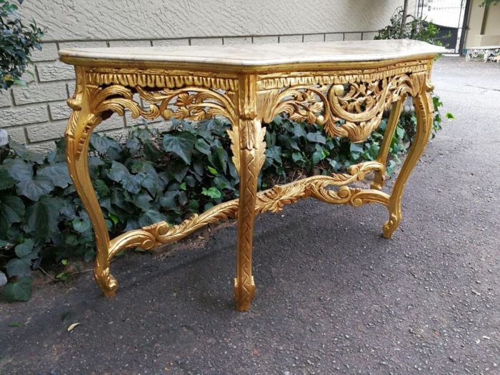 A 20th Century French Style Marble and Gilt-wood Console Table - Image 4