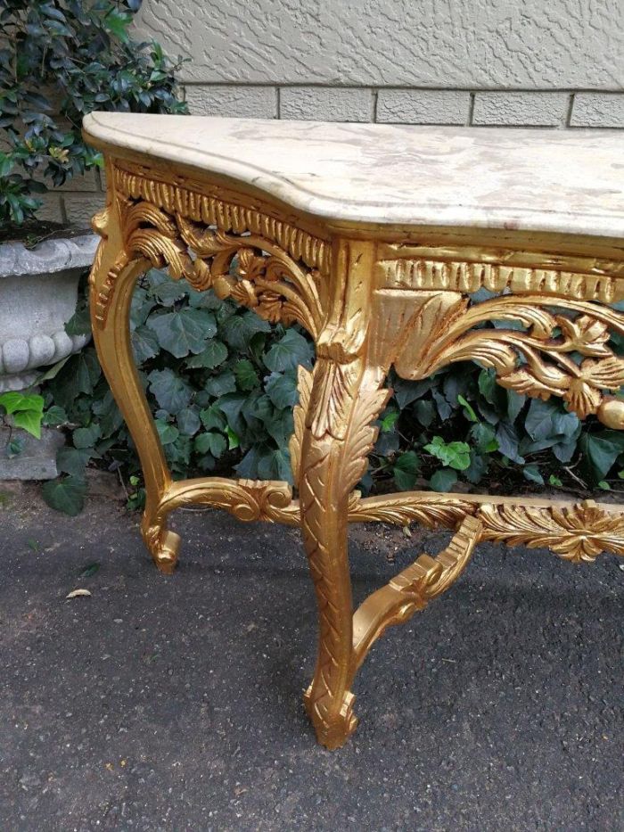 A 20th Century French Style Marble and Gilt-wood Console Table - Image 6