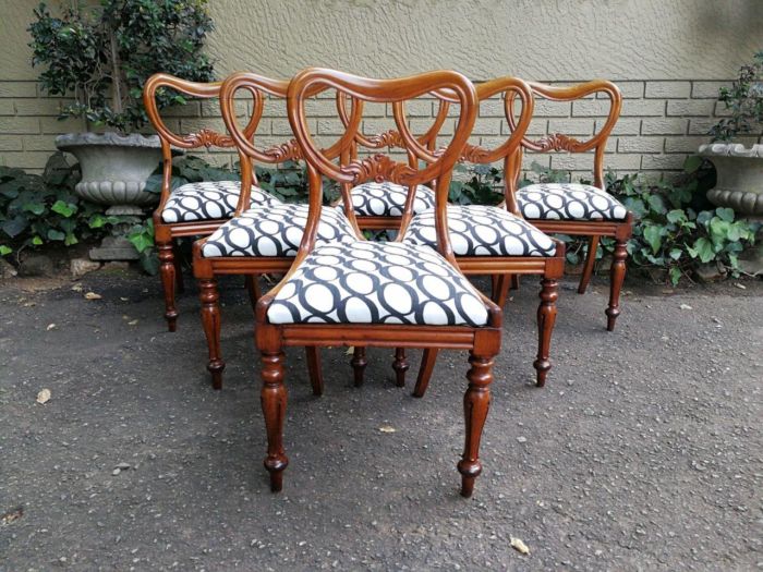 A 19th Century Circa 1890 Set Of Six Victorian Mahogany Bustle Back Chairs - Image 2
