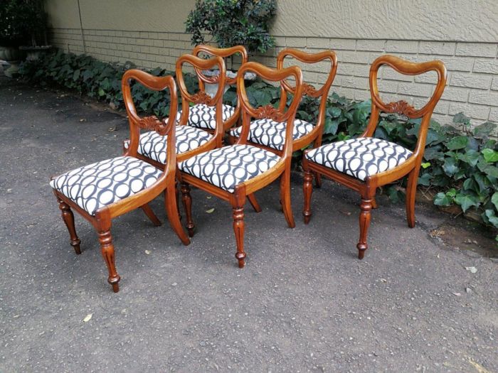 A 19th Century Circa 1890 Set Of Six Victorian Mahogany Bustle Back Chairs - Image 4