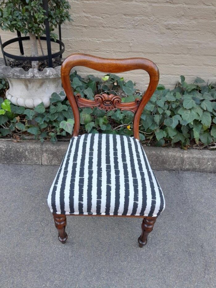 A 19th Century Circa 1890 Victorian Walnut Bustle Back Chair - Image 3