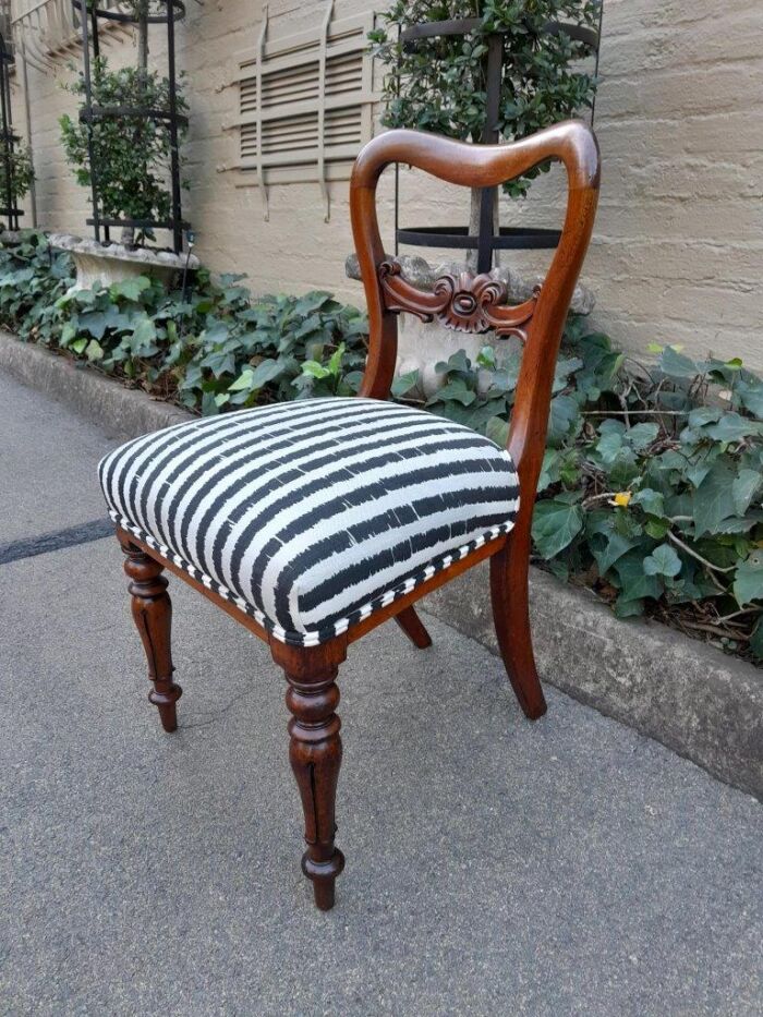 A 19th Century Circa 1890 Victorian Walnut Bustle Back Chair - Image 4