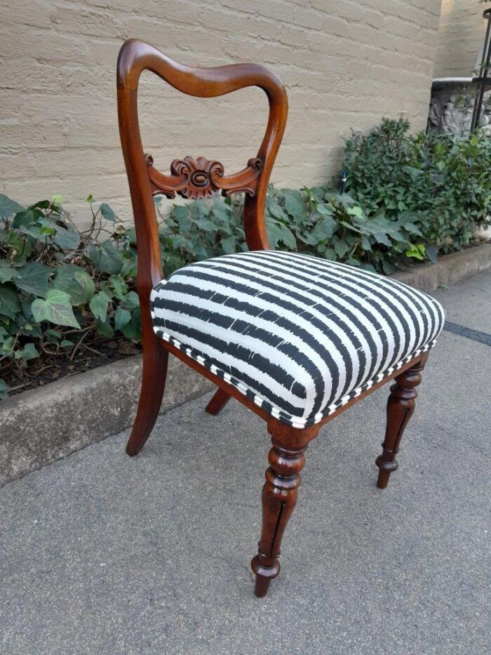 A 19th Century Circa 1890 Victorian Walnut Bustle Back Chair - Image 5