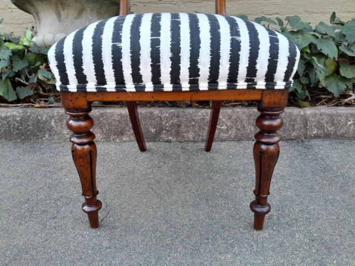 A 19th Century Circa 1890 Victorian Walnut Bustle Back Chair - Image 7