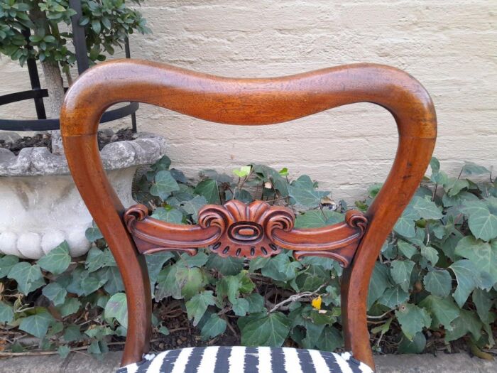 A 19th Century Circa 1890 Victorian Walnut Bustle Back Chair - Image 9