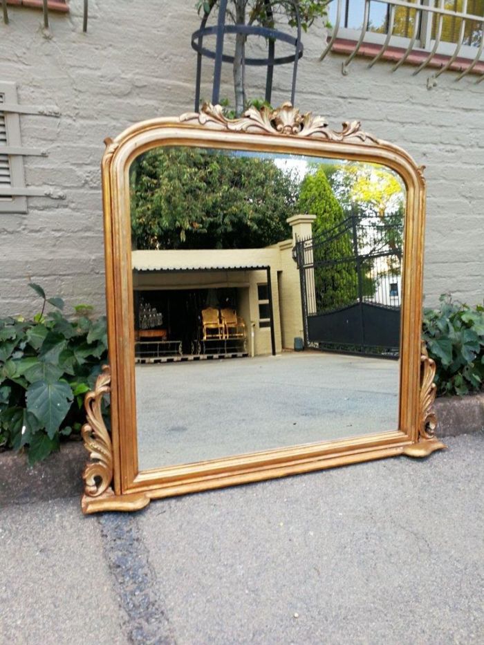 A 20th Century Victorian Style Gilt Painted Bevelled Mirror - Image 2