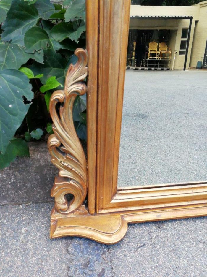 A 20th Century Victorian Style Gilt Painted Bevelled Mirror - Image 4