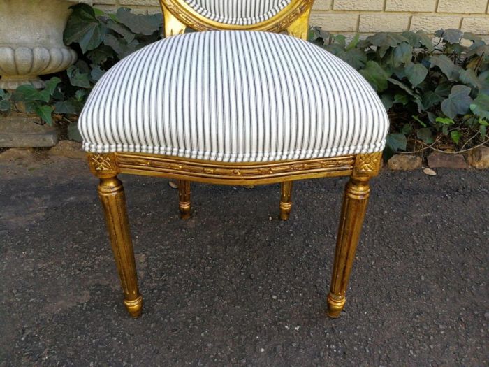 A Pair Of 20th Century French Style Gilt Salon Chairs - Image 6