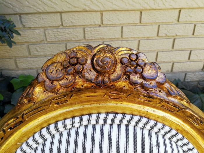 A Pair Of 20th Century French Style Gilt Salon Chairs - Image 9