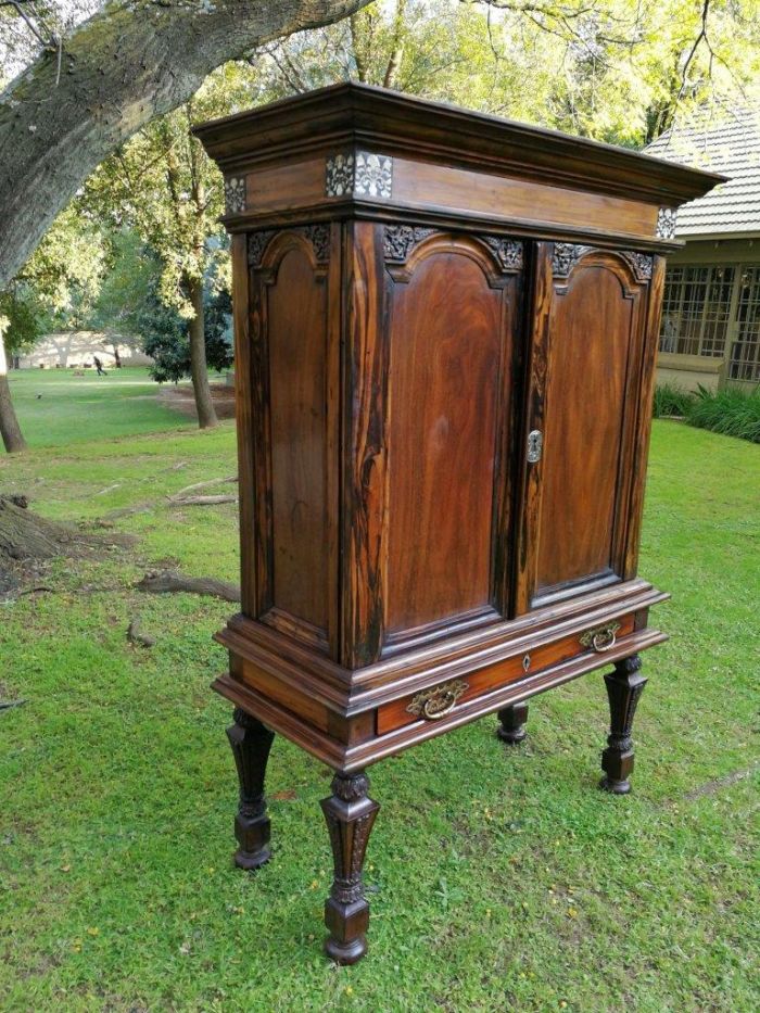 A Rare 18th Century Colonial Coromandel Cabinet On Stand - Image 4