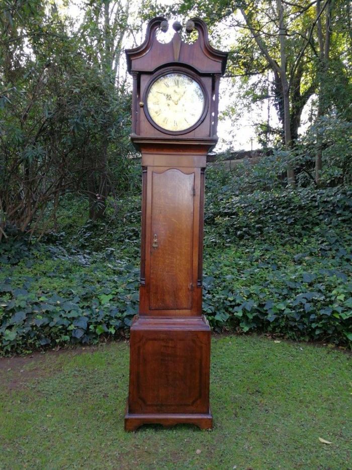 An Early 19th Century Mahogany and Oak Tall  Longcase / Grandfather Clock with Brass Dial Signed Smith Sheffield - Image 2