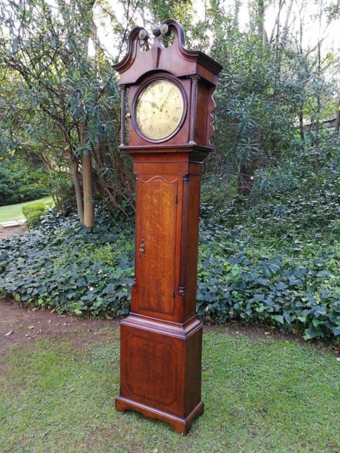 An Early 19th Century Mahogany and Oak Tall  Longcase / Grandfather Clock with Brass Dial Signed Smith Sheffield - Image 4