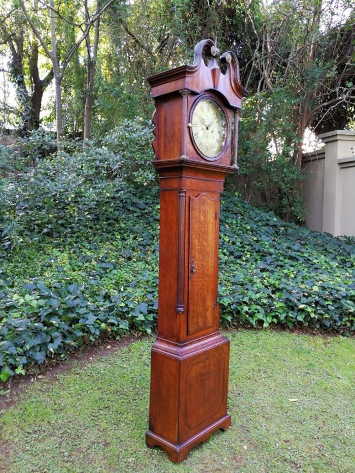 An Early 19th Century Mahogany and Oak Tall  Longcase / Grandfather Clock with Brass Dial Signed Smith Sheffield - Image 5