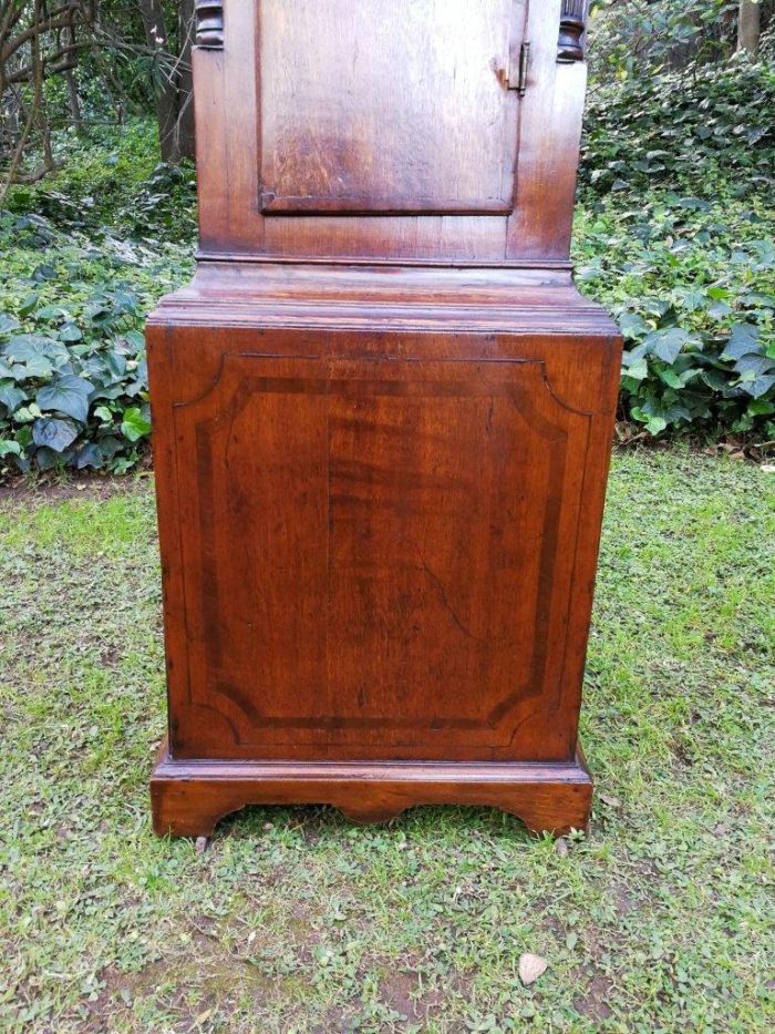 An Early 19th Century Mahogany and Oak Tall  Longcase / Grandfather Clock with Brass Dial Signed Smith Sheffield - Image 6