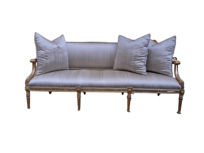 A 20th Century French Style Carved Gilt Wood Settee