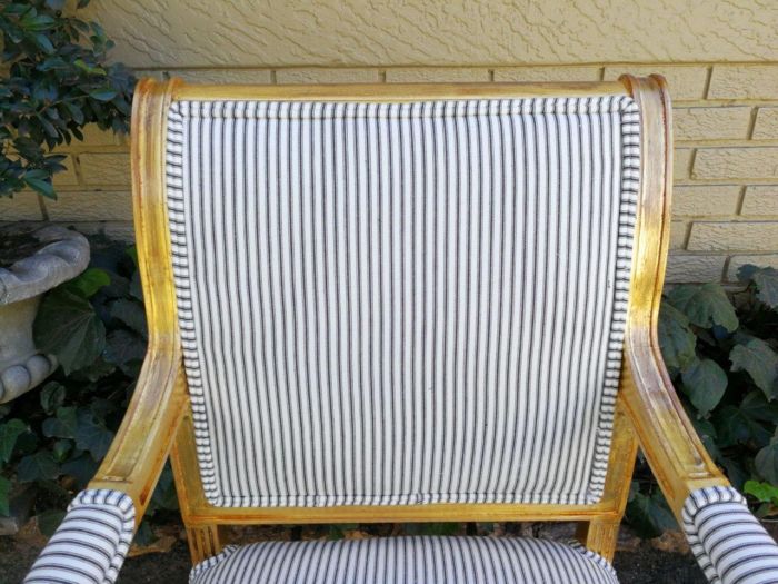 A Pair Of Carved And Gilded Armchairs - Image 7