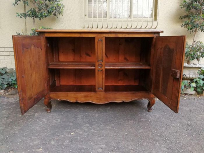 An Antique18th Century French Cherrywood Buffet / Server / Drinks Cabinet - Image 8