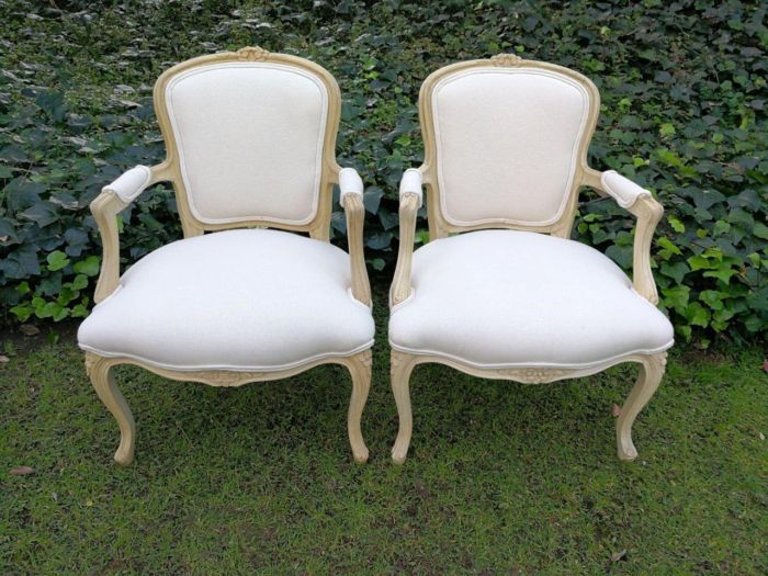 A Pair of 20th Century French Rococo Style Oak Armchairs in a bleached / natural finish - Image 2