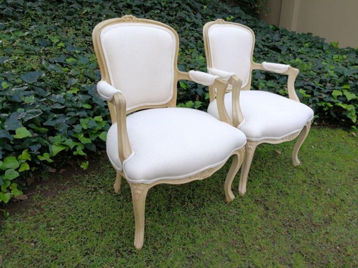 A Pair of 20th Century French Rococo Style Oak Armchairs in a bleached / natural finish - Image 4