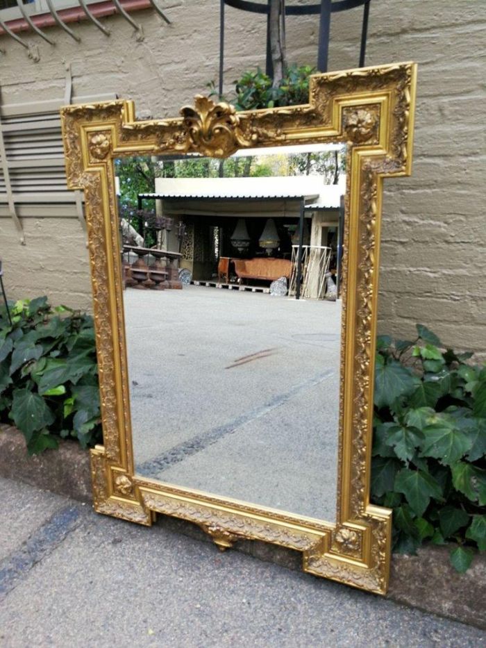 A Highly Carved and Ornate French-style Gilt and Bevelled Mirror - Image 3