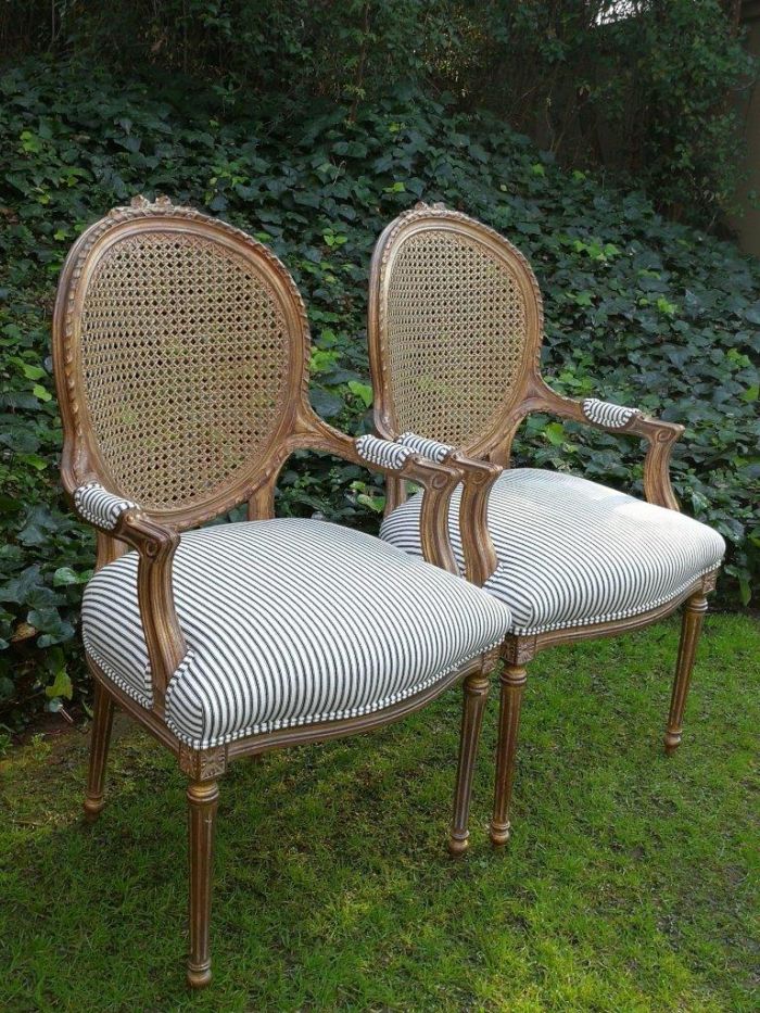 A 20th Century French Style Imported Set Of Twelve Gilded Dining Chairs Comprising: Two Carvers  /  Armchairs With Rattan Backs And Ten Dining Chairs - Image 7