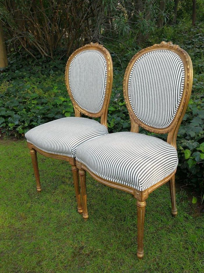A 20th Century French Style Imported Set Of Twelve Gilded Dining Chairs Comprising: Two Carvers  /  Armchairs With Rattan Backs And Ten Dining Chairs - Image 9