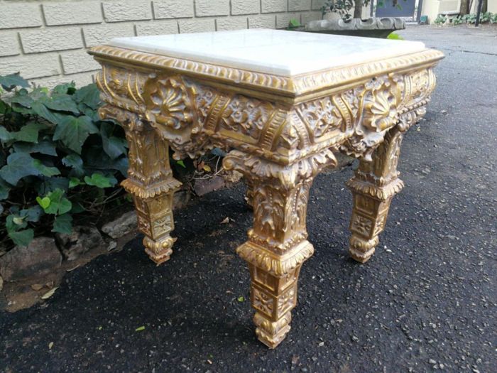 A French Style Ornately Carved Side Table - Image 5