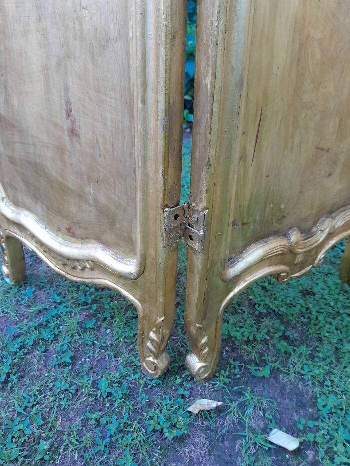 A French Rococo Style Ornately Carved Gilt-Wood Screen Upholstered in a Custom Design Fabric for The Crown Collection - Image 7