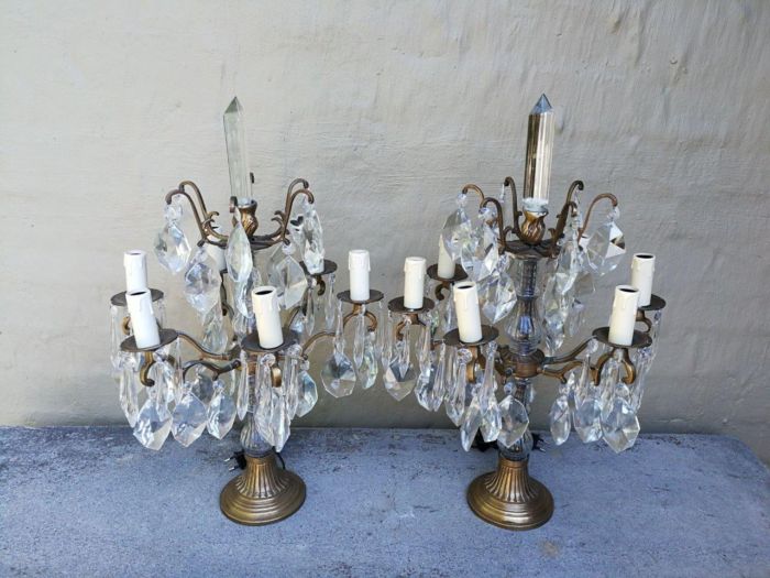 A Pair of French Style Gallery Brass and Crystal Table Lamp in a Gold Finish (Medium) - Image 2