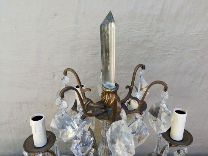 A Pair of French Style Gallery Brass and Crystal Table Lamp in a Gold Finish (Medium) - Image 7