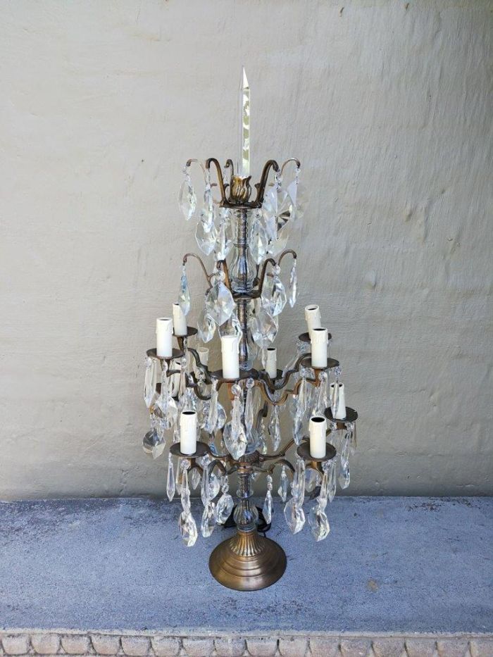 French Style Gallery Brass and Crystal Table Lamp in a Gold Finish (Large) - Image 2