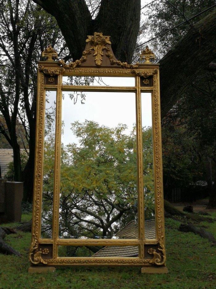 A French Style Ornately Carved and Gilded Bevelled Mirror - Image 3