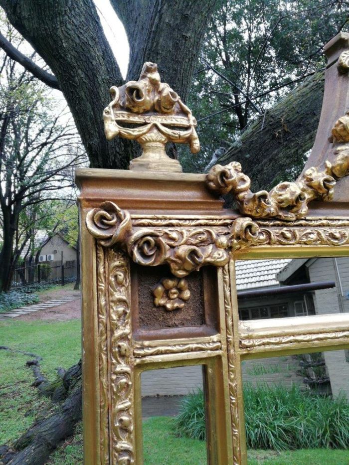 A French Style Ornately Carved and Gilded Bevelled Mirror - Image 6