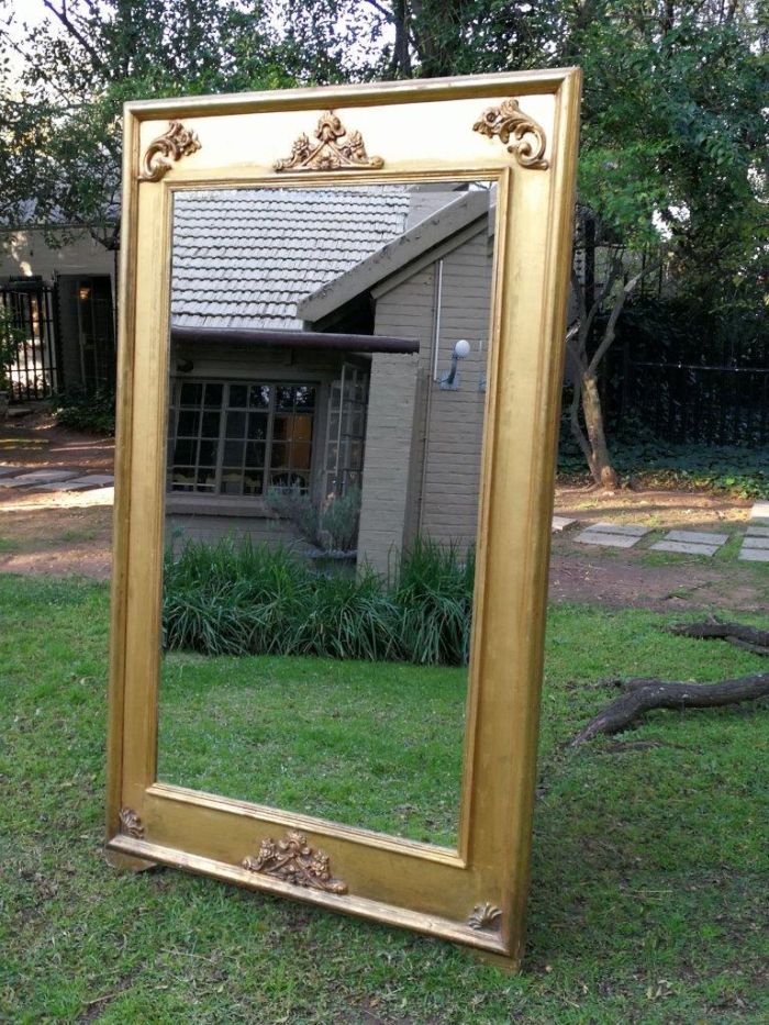 A French Style Ornately Carved and Gilded Bevelled Mirror - Image 2