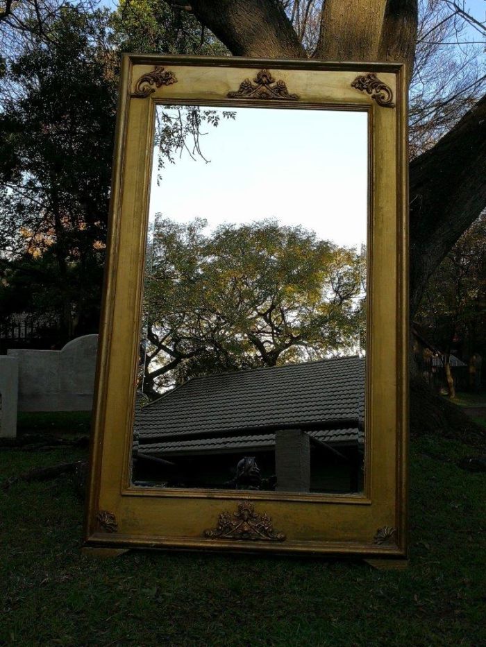 A French Style Ornately Carved and Gilded Bevelled Mirror - Image 3