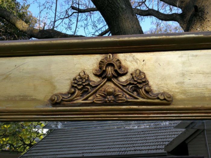 A French Style Ornately Carved and Gilded Bevelled Mirror - Image 6