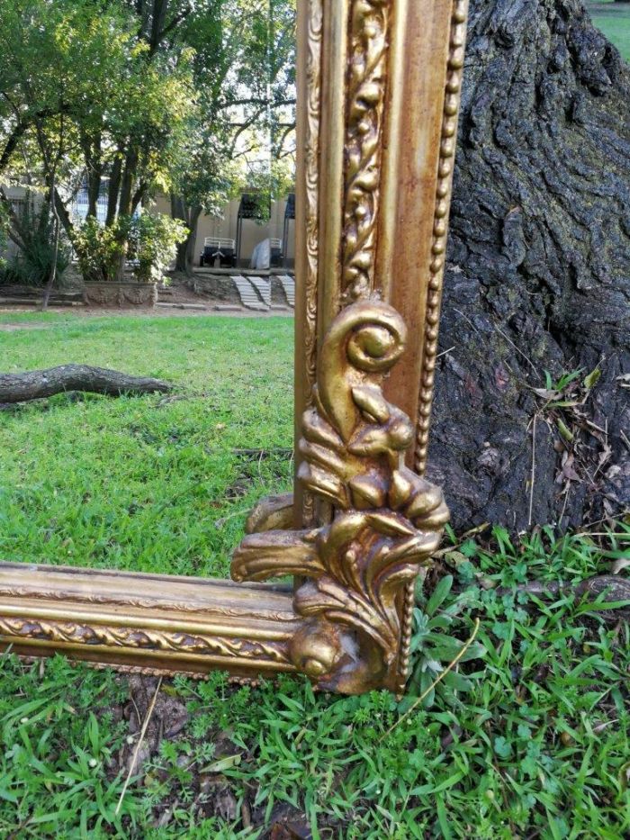 A French Style Ornately Carved and Gilded Bevelled Mirror - Image 5