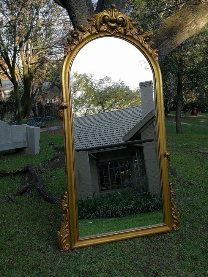 A French Style Ornately Carved Arched and Gilded Bevelled Mirror - Image 4