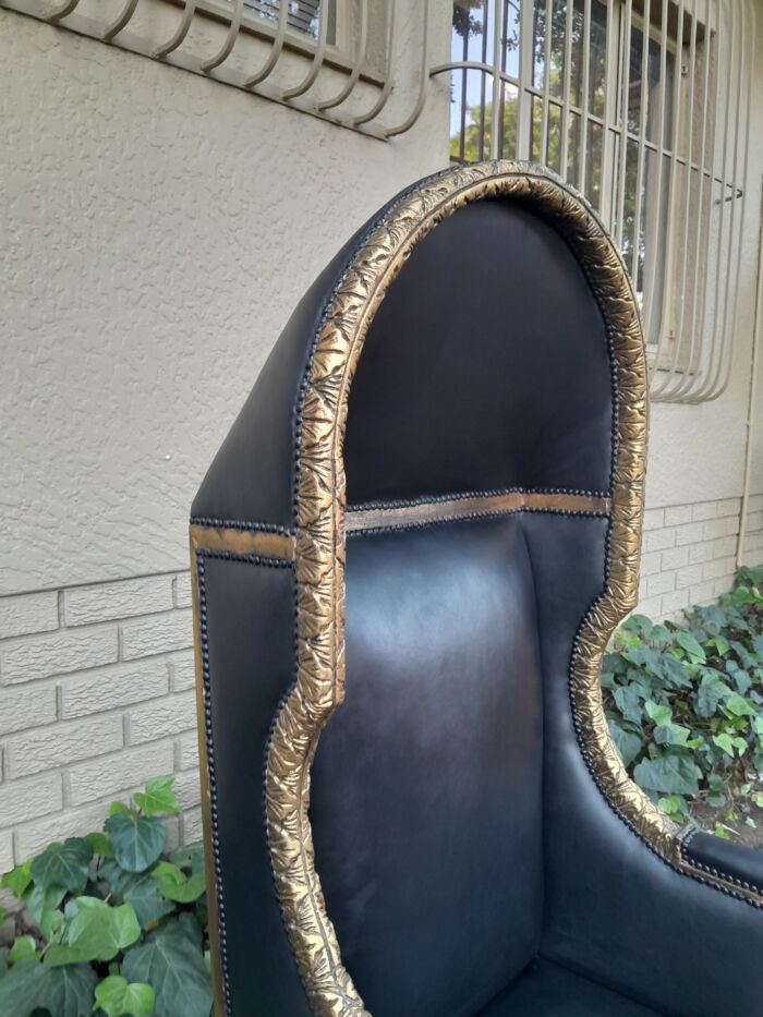 A Pair Of French Style Carved and Hand-Gilded with Gold Leaf Wooden Dome / Canopy Chairs Modelled On The Famous Louis XV Chair and Upholstered in Leather - Image 7