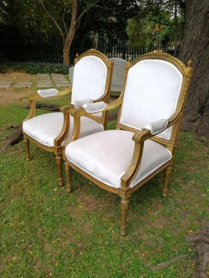 A French Style Giltwood Ornate 3 Piece Longue Suite On Fluted Feet - Image 7