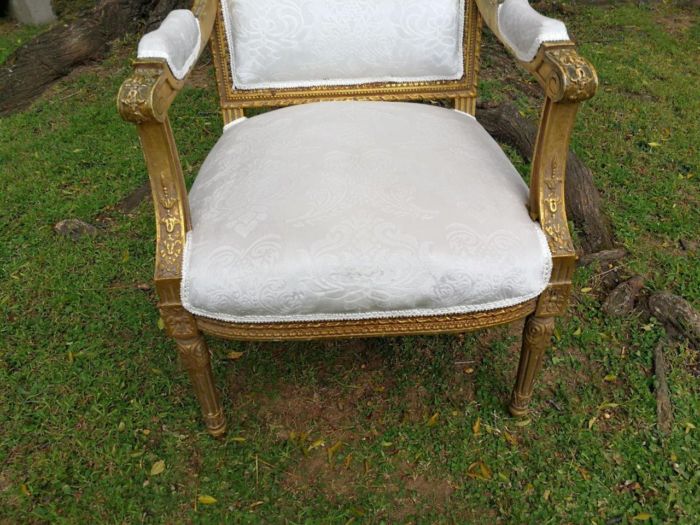 A French Style Giltwood Ornate 3 Piece Longue Suite On Fluted Feet - Image 9