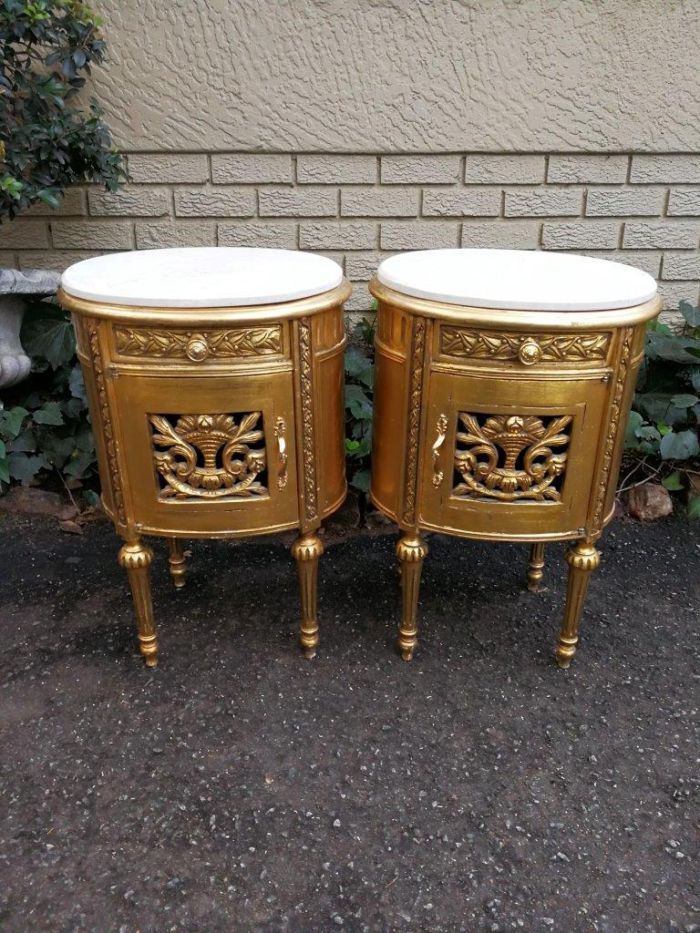 A Pair of French Style Ornately Carved Giltwood Pedestals/Side Tables with Marble Tops - Image 2