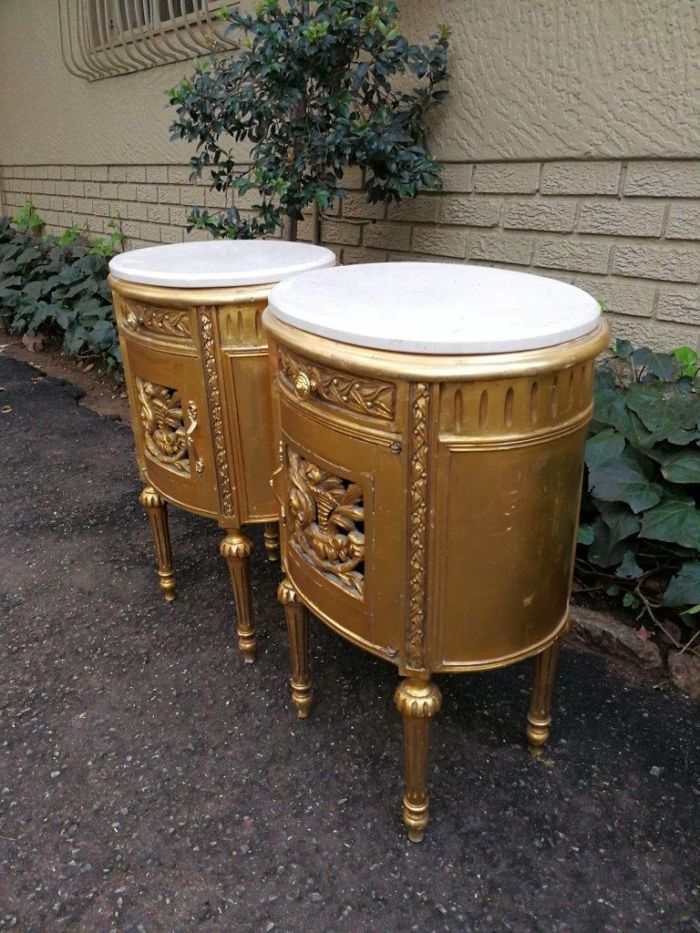 A Pair of French Style Ornately Carved Giltwood Pedestals/Side Tables with Marble Tops - Image 3