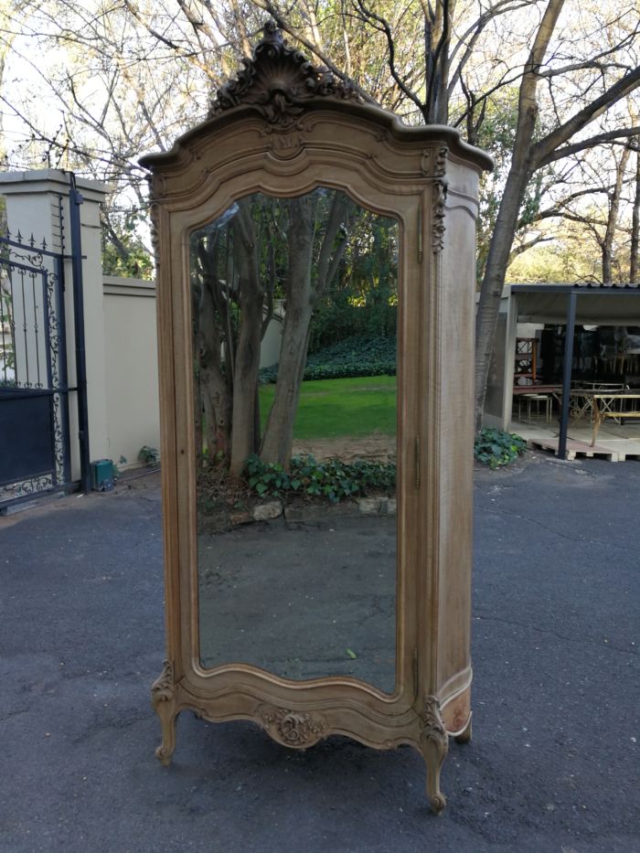 An Early 20th Century French-Style Carved Mahogany And Bevelled Mirrored Armoire in a Contemporary Bleached Finish - Image 2