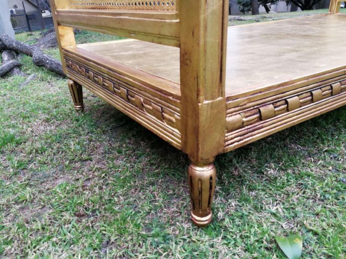 An Early 20th Century Antique French Style Carved Wooden And Hand Gilded Rattan Day Bed - Image 7