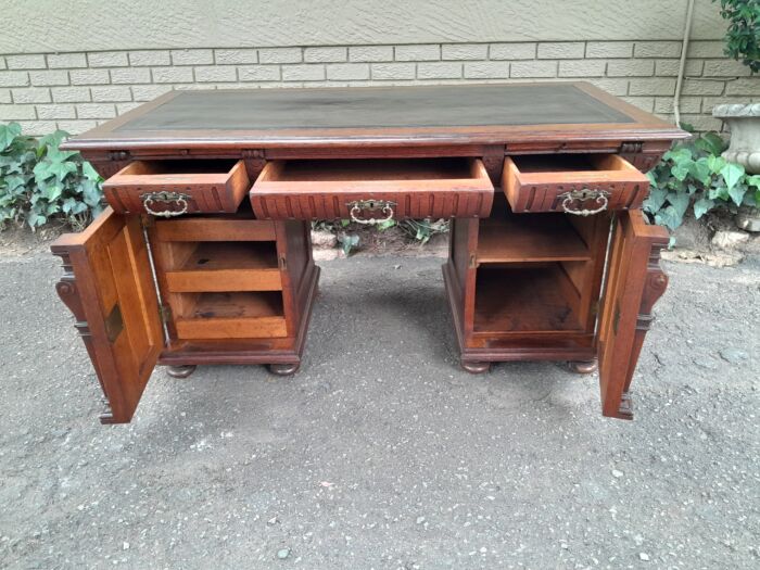 An Antique 19th Century Oak Carved and Ebonised Desk with Three Drawers and Two Pedestals with Tooled Leather Top Desk with Drawers - Image 9