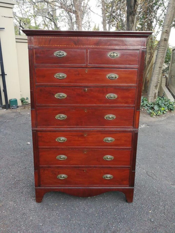 A Circa 1900 Edwardian Mahogany Chest on Chest on Bracket Feet - Image 2