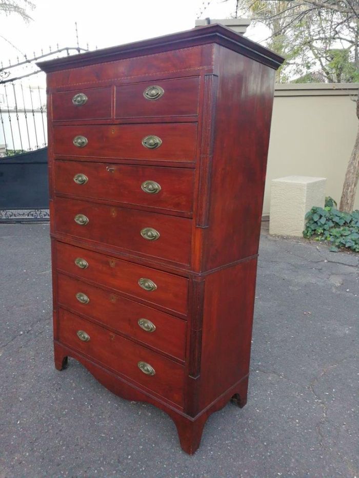A Circa 1900 Edwardian Mahogany Chest on Chest on Bracket Feet - Image 4