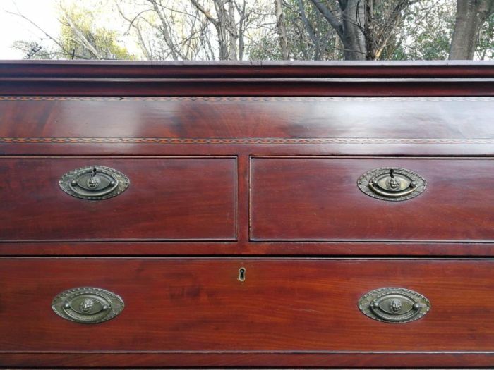 A Circa 1900 Edwardian Mahogany Chest on Chest on Bracket Feet - Image 7